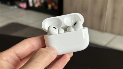 AirPods 2 review: An all-around improvement with truly epic noise ...