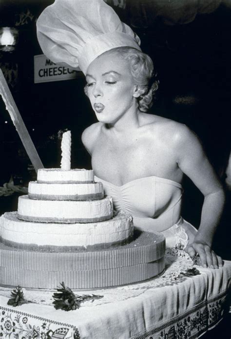 eternalmarilynmonroe: Marilyn Monroe photographed as ‘Miss Cheesecake of The Year’ by Stars and ...