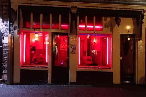 10 Reasons To Do An Amsterdam Red Light District Tour