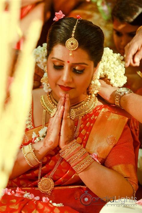 Actress sarayu mohan wedding photos - Movie and Serial Actress Sarayu Mohan Wedding photos ...