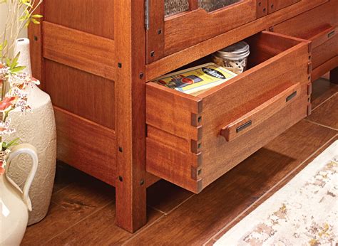 Greene & Greene-Style Bookcase | Woodworking Project | Woodsmith Plans