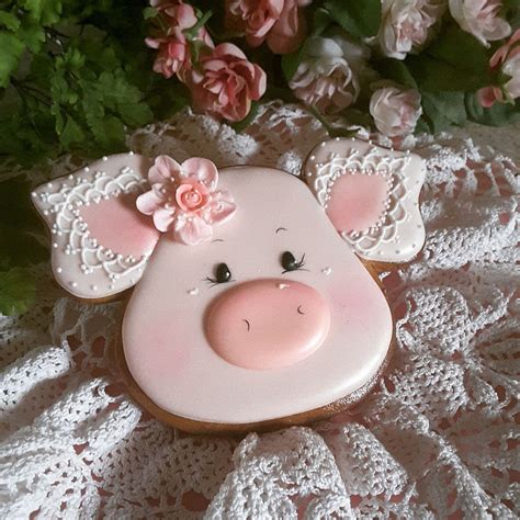 Pin by Pamela Powell on Cookie Decorating | Pig cookies, Farm cookies, Cookie decorating