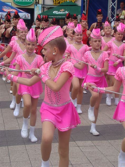 majorettes | Robes de dame, Robe enfant, Fille fessée