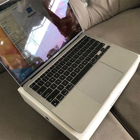 MacBook Air ( M1,2020 ) on Carousell