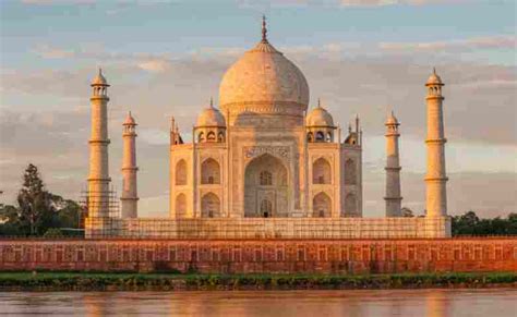 Taj Mahal Construction Facts and Architectural Legacy