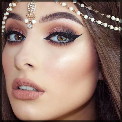 12 Best Arabic Eye Makeup Looks For Every Occasion