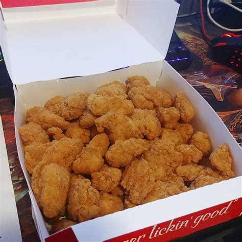 How many calories do you this is in KFC Extra Large Popcorn Chicken Nuggets Box for $10?? : r ...