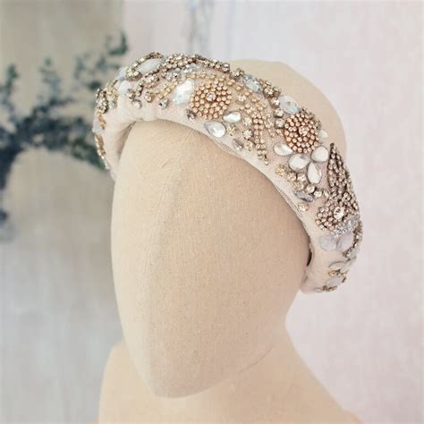 Diadema de novia blanca de pedrería - Deflorenflortocados- Tocados novia