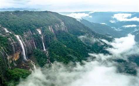 10 Scenic Waterfalls in Meghalaya That'll Leave Your Mesmerized