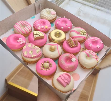 Mini Doughnuts, Diy Donuts, Glazed Doughnuts, Cute Donuts, Doughnut Cake, Dunkin Donuts, Donut ...