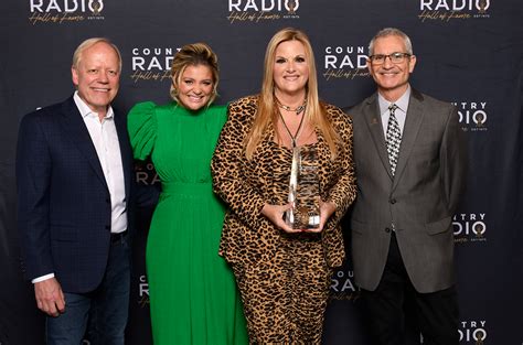 Country Radio Hall of Fame Inducts 8 New Members – Billboard