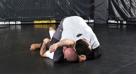 Vinny Magalhaes Brazilian jiu-jitsu technique: Arm triangle choke ...