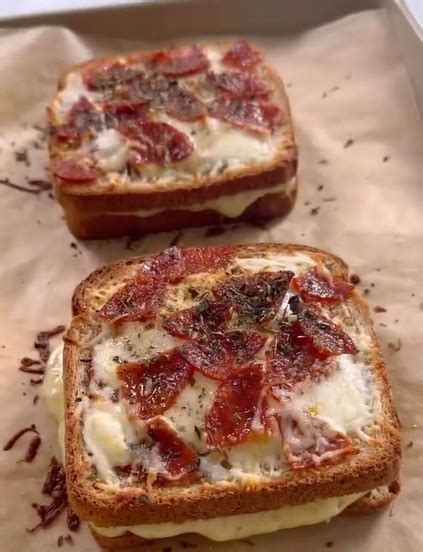 Try these trending pizza lava toasts | Food & Home Magazine