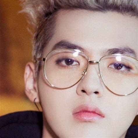 Chinese rapper Kris Wu signs to Universal record label after historic ...