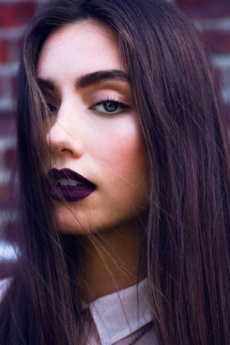 How To Wear Dark Purple Lipstick Like A Pro - fashionsy.com