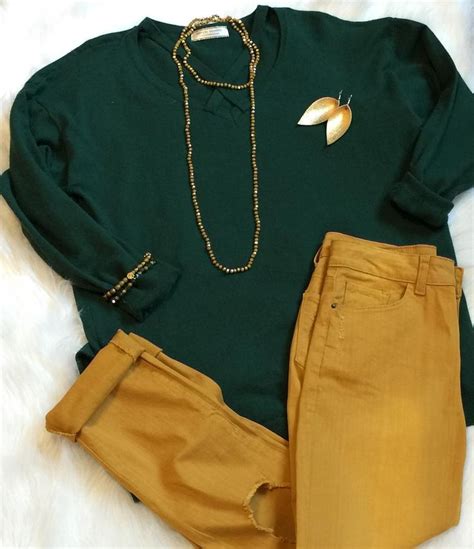 Fall football game vibes 🐻 | Baylor outfits, Gameday outfit, Clothes