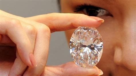 Benefits of Buying a Lab Grown Diamond | Surebunch