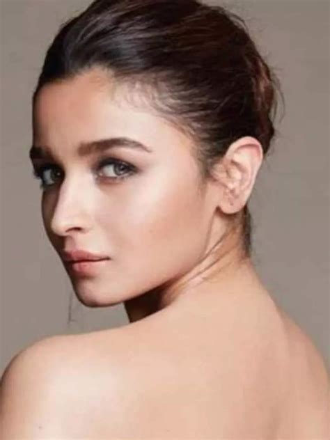 Alia Bhatt uses this face pack for a glowing skin | Times of India