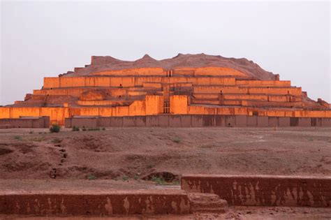 Must See Iran: Ziggurats ( Chogha zanbil)