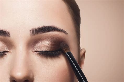 10 Age Defying Eye Make-Up Techniques for Older Women - Makeup Artist UK