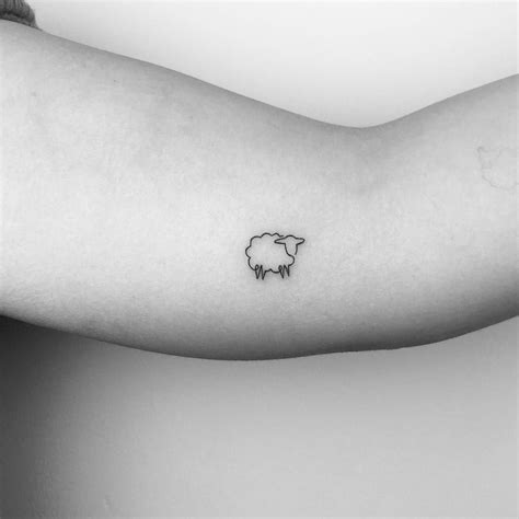 Single line sheep 🐑 | Schafe tattoo, Kleine tattoos, Tattoos fuß