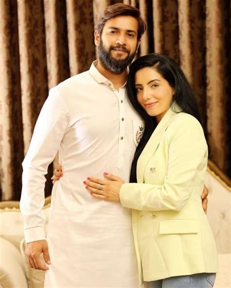 Imad Wasim And His Wife Celebrates 2nd Wedding Anniversary | Reviewit.pk