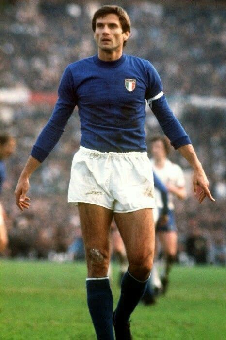 Giacinto Facchetti of Italy in 1976. | Giacinto facchetti, Football, Madrid football