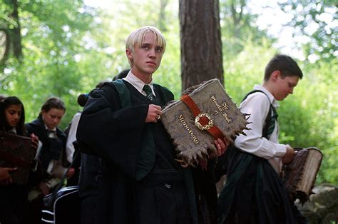 Tom Felton in Harry Potter and the Prisoner of Azkaban (2004) | Harry potter monster book, Draco ...