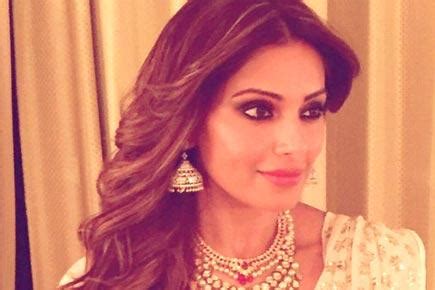 Bipasha Basu wins four million hearts on Instagram