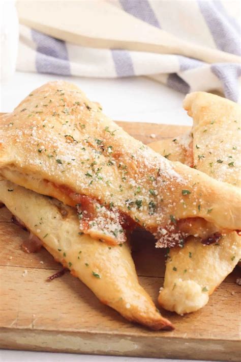 Crescent Roll Pizza Pockets - Marathons & Motivation