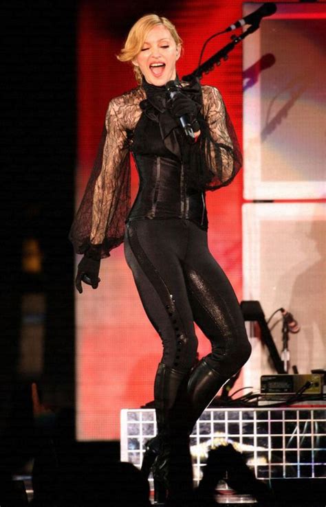 Confessions Tour pictures - Madonna photos live on stage | Mad-Eyes ...