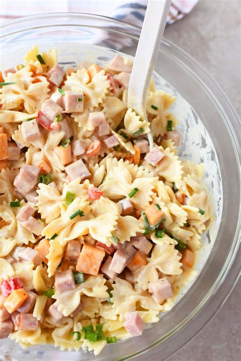 Creamy Ham and Cheese Pasta Salad - Sizzling Eats