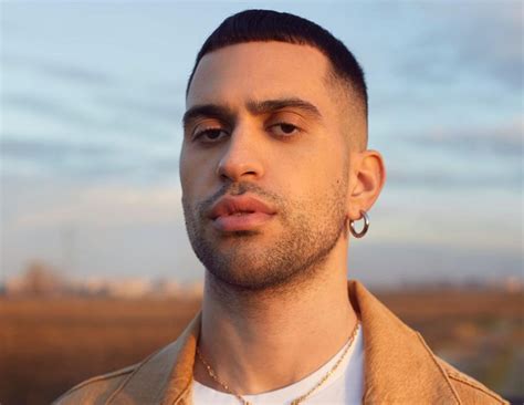 Mahmood - Single : Tuta Gold | Album 3 : NEI LETTI DEGLI ALTRI - Pop / Variété Internationale ...