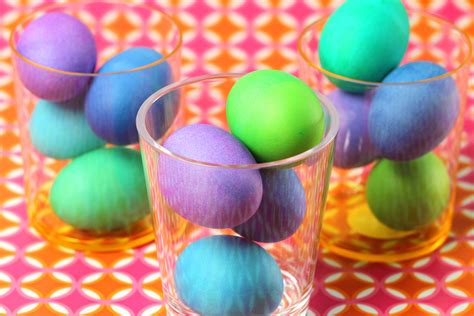 Who says eggs are just for eating? Cute #easter table decor ideas from PAAS. Easter Eggs, Easter ...