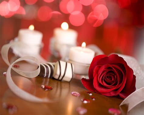 Photos Red Roses Candy Flowers Candles