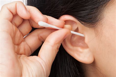 Woman Who Cleaned Ear With Cotton Swab Left With 'Paper-thin' Skull ...