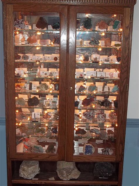 12 Tips for Displaying Your Mineral Specimens | Mineral collection display, Rock collection ...