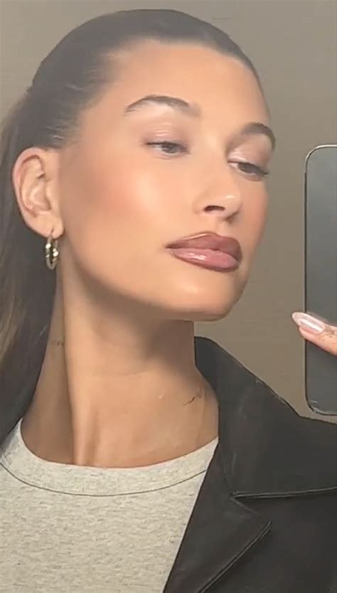 How To Get Hailey Bieber’s “Brownie Glazed Lips” Look