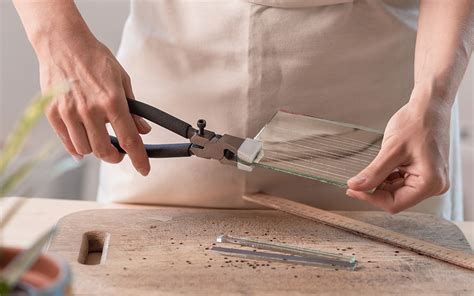 How To Use A Glass Cutter To Cut Glass