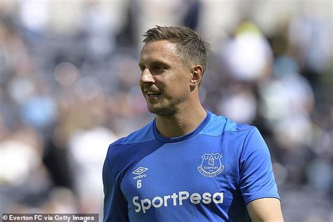 Phil Jagielka: 'My journey at Everton has come to an end' | Daily Mail Online