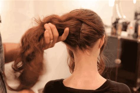 3 Easy, Fancy Ways to Wear a Hair Comb Like Keira Knightley | Hair, Twist hairstyles, Summer ...