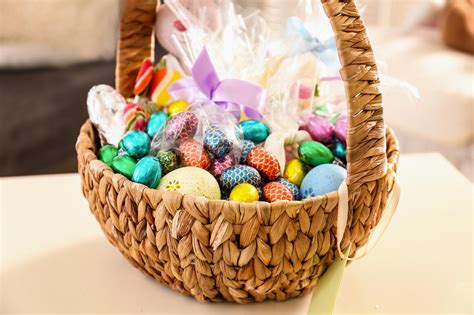 10 Hilarious Gift Basket Ideas For Easter Day