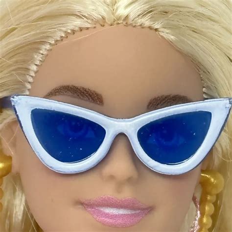 MATTEL BARBIE WHITE & Blue Cat Eye Sunglasses For Doll $4.49 - PicClick