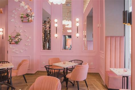 Cafe in shades of pink - Mardom Decor