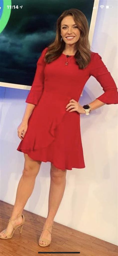 Molly McCollum - Weather Channel : r/hot_reporters