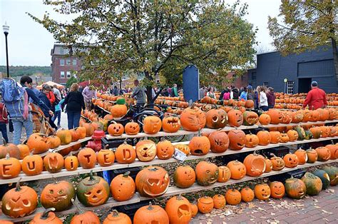 Keene Pumpkin Festival Sets Jack-o-Lantern World Record