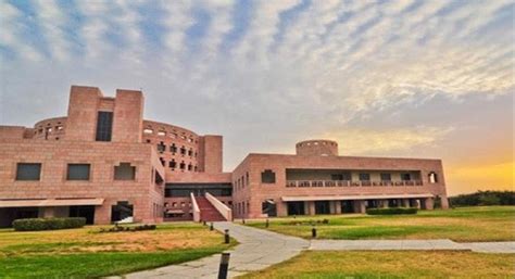 IIM Udaipur in top 100 global ranking - CATKing Educare