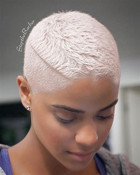 Tapered Short Haircuts For Women - Wavy Haircut