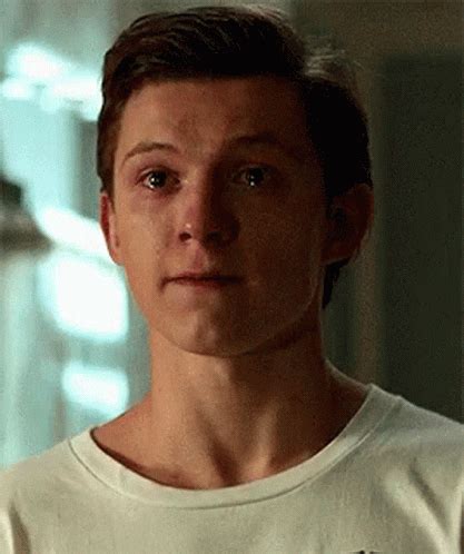 Tom Holland Crying Gif Tom Holland Crying Spiderman Descubre Y | My XXX Hot Girl