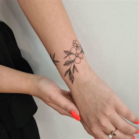 Aggregate 52+ unique tattoos female latest - in.cdgdbentre